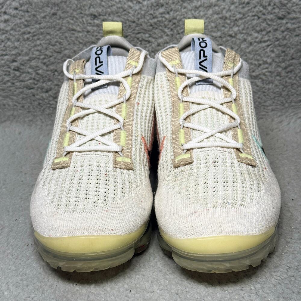 Nike Air VaporMax 2021 Flyknit Mens Size 9 Running Shoes Mismatched Swoosh White - Picture 2 of 9